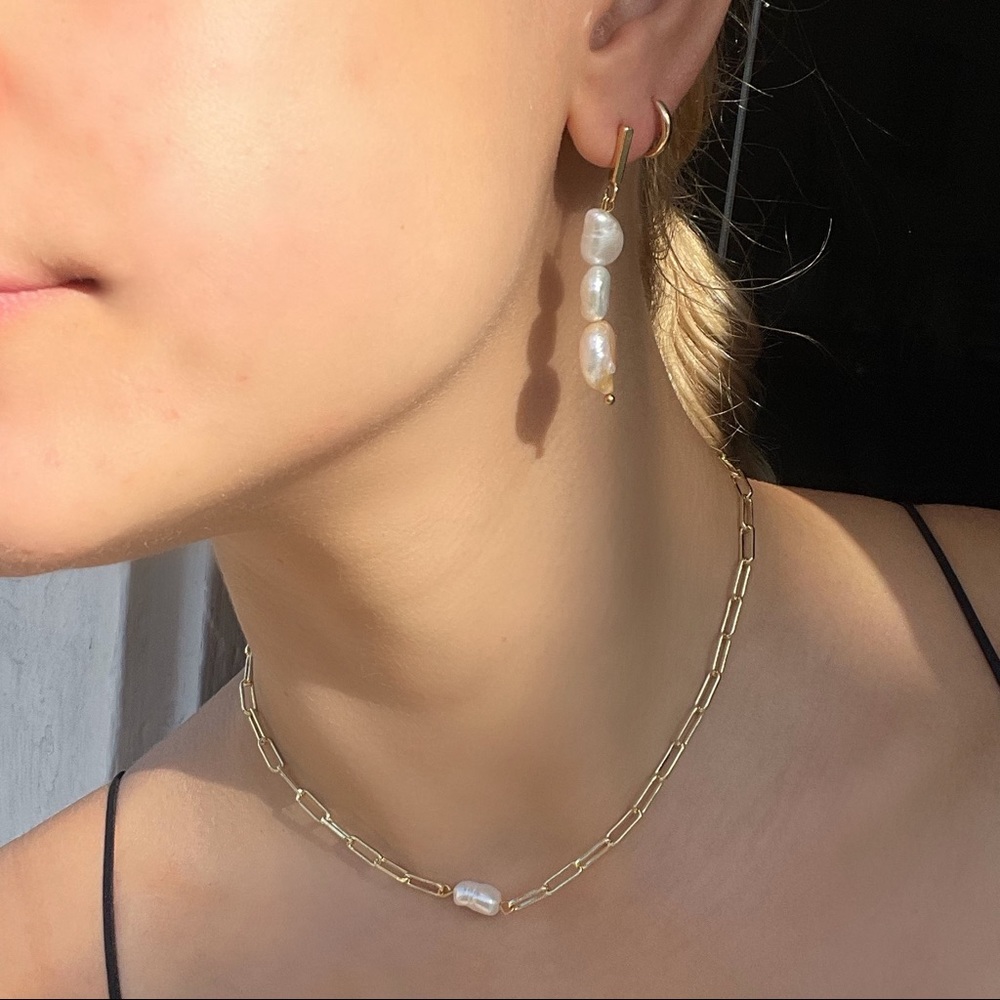 Freshwater pearl and gold paperclip chain necklace